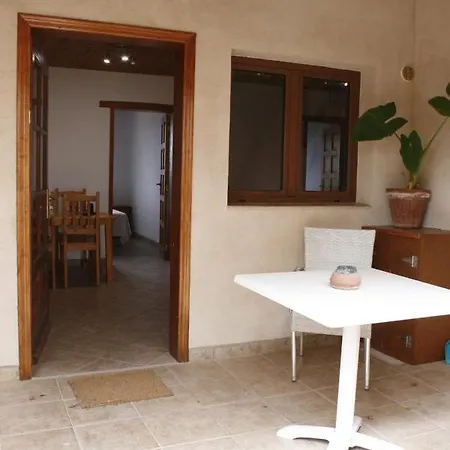 Cosy Apartment Ideally Situated In Lajares